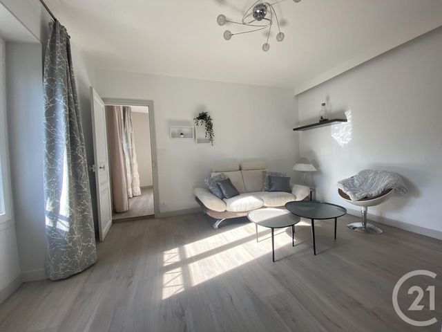 Appartement Duplex à louer ST PIERRE LES NEMOURS