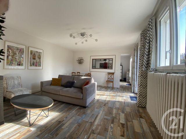 Appartement F2 à louer ST PIERRE LES NEMOURS