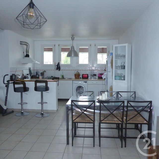 appartement - ST PIERRE LES NEMOURS - 77