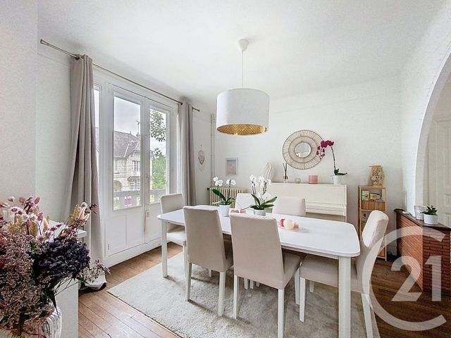 Afficher la photo en grand maison à vendre - 5 pièces - 118.0 m2 - ST PIERRE LES NEMOURS - 77 - ILE-DE-FRANCE - Century 21 Cottage Immobilier