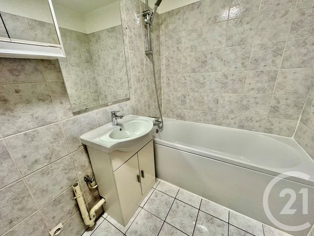 Appartement F2 à louer - 2 pièces - 47.72 m2 - NEMOURS - 77 - ILE-DE-FRANCE - Century 21 Cottage Immobilier
