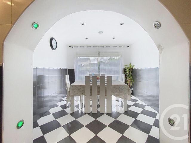 maison à vendre - 6 pièces - 109.0 m2 - ST PIERRE LES NEMOURS - 77 - ILE-DE-FRANCE - Century 21 Cottage Immobilier