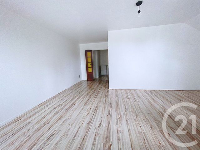 Appartement F3 à louer - 3 pièces - 67.65 m2 - ST PIERRE LES NEMOURS - 77 - ILE-DE-FRANCE - Century 21 Cottage Immobilier