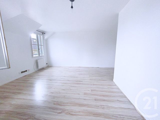 Appartement F3 à louer - 3 pièces - 67.65 m2 - ST PIERRE LES NEMOURS - 77 - ILE-DE-FRANCE - Century 21 Cottage Immobilier