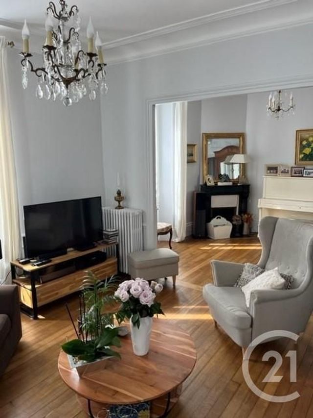 maison à vendre - 9 pièces - 190.0 m2 - ST PIERRE LES NEMOURS - 77 - ILE-DE-FRANCE - Century 21 Cottage Immobilier