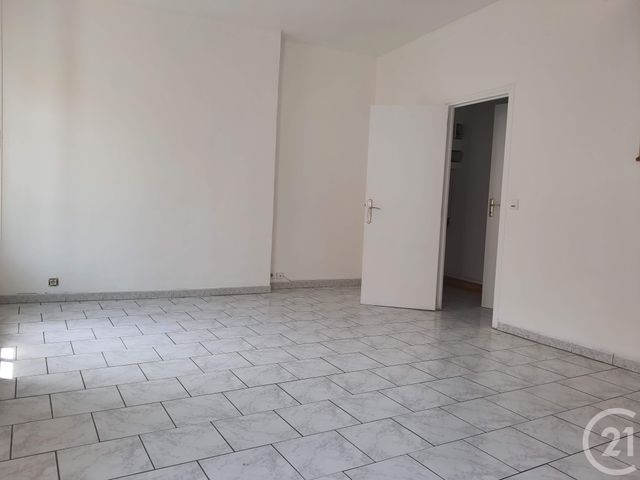 Appartement F3 à louer - 3 pièces - 76.74 m2 - EGREVILLE - 77 - ILE-DE-FRANCE - Century 21 Cottage Immobilier