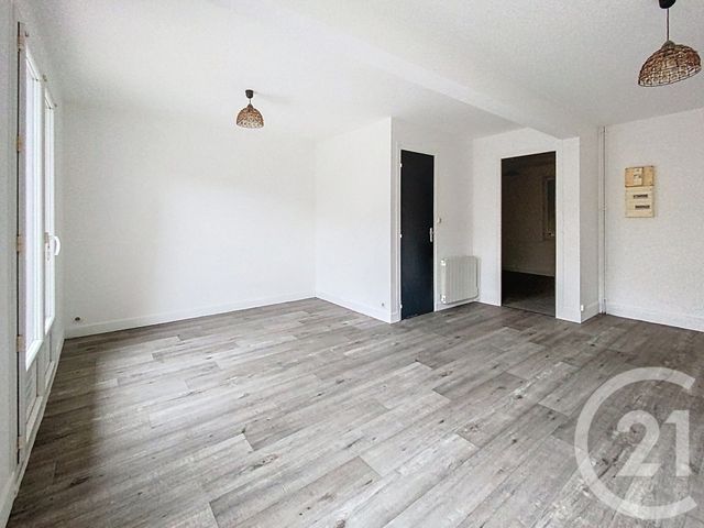 Appartement F1 à louer - 1 pièce - 35.0 m2 - NEMOURS - 77 - ILE-DE-FRANCE - Century 21 Cottage Immobilier