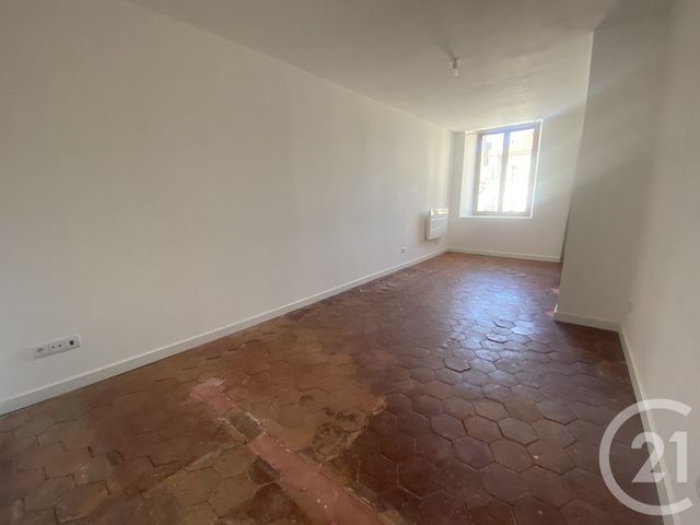 Afficher la photo en grand Appartement F2 à louer - 2 pièces - 51.0 m2 - LORREZ LE BOCAGE PREAUX - 77 - ILE-DE-FRANCE - Century 21 Cottage Immobilier