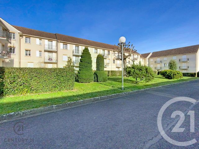 Appartement F2 à vendre - 2 pièces - 47.0 m2 - ST PIERRE LES NEMOURS - 77 - ILE-DE-FRANCE - Century 21 Cottage Immobilier
