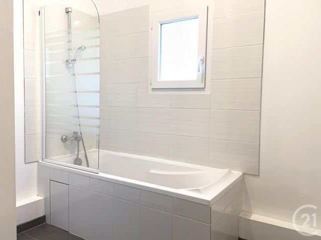 Appartement F3 à louer - 3 pièces - 61.08 m2 - NEMOURS - 77 - ILE-DE-FRANCE - Century 21 Cottage Immobilier