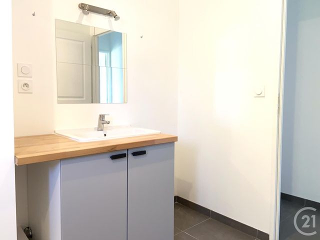 Appartement F3 à louer - 3 pièces - 61.08 m2 - NEMOURS - 77 - ILE-DE-FRANCE - Century 21 Cottage Immobilier