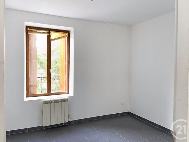 Appartement F3 à louer - 3 pièces - 53.94 m2 - CHATEAU LANDON - 77 - ILE-DE-FRANCE - Century 21 Cottage Immobilier