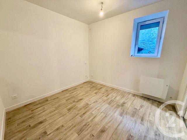 Appartement F2 à louer - 2 pièces - 32.7 m2 - NEMOURS - 77 - ILE-DE-FRANCE - Century 21 Cottage Immobilier