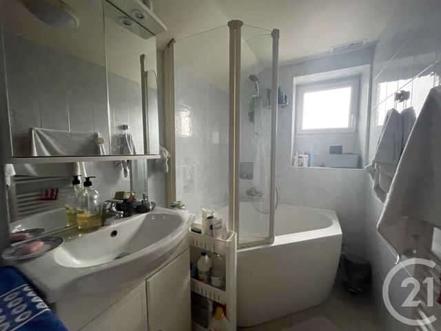 Appartement F3 à louer - 3 pièces - 57.05 m2 - ST PIERRE LES NEMOURS - 77 - ILE-DE-FRANCE - Century 21 Cottage Immobilier