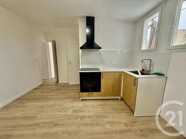 maison à louer - 4 pièces - 61.4 m2 - ST PIERRE LES NEMOURS - 77 - ILE-DE-FRANCE - Century 21 Cottage Immobilier