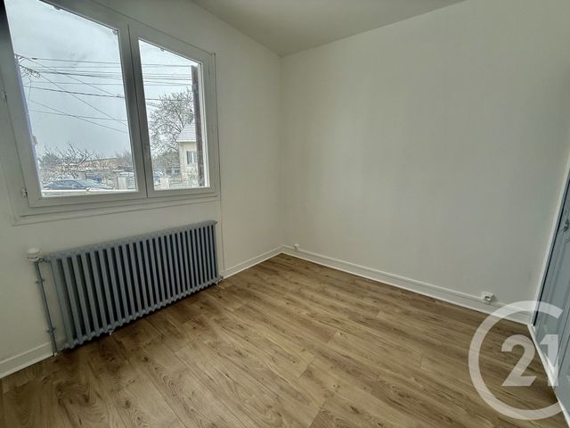 maison à louer - 4 pièces - 61.4 m2 - ST PIERRE LES NEMOURS - 77 - ILE-DE-FRANCE - Century 21 Cottage Immobilier