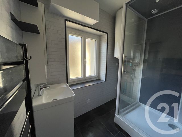 Appartement F2 à louer - 2 pièces - 40.3 m2 - SOUPPES SUR LOING - 77 - ILE-DE-FRANCE - Century 21 Cottage Immobilier