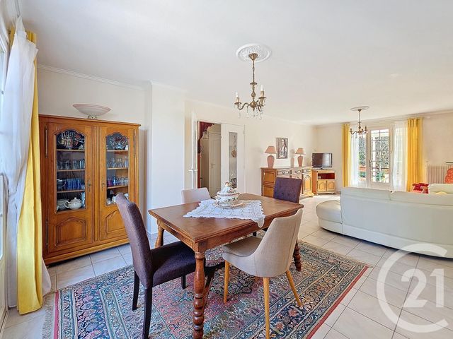 maison à vendre - 6 pièces - 122.0 m2 - MONTCOURT FROMONVILLE - 77 - ILE-DE-FRANCE - Century 21 Cottage Immobilier