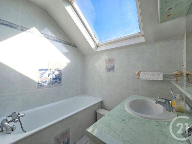 maison à vendre - 6 pièces - 115.2 m2 - ST PIERRE LES NEMOURS - 77 - ILE-DE-FRANCE - Century 21 Cottage Immobilier