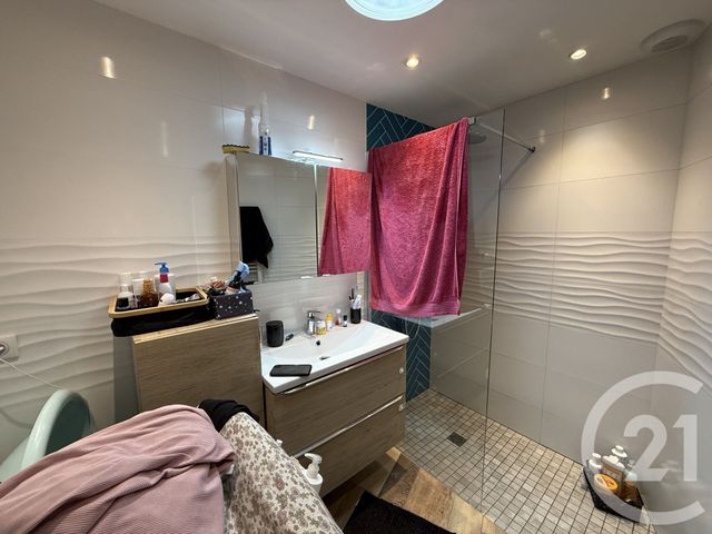 maison à louer - 3 pièces - 82.5 m2 - ST PIERRE LES NEMOURS - 77 - ILE-DE-FRANCE - Century 21 Cottage Immobilier