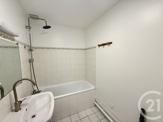 Appartement F3 à louer - 3 pièces - 65.49 m2 - NEMOURS - 77 - ILE-DE-FRANCE - Century 21 Cottage Immobilier