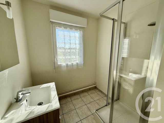 Appartement F3 à louer - 3 pièces - 73.0 m2 - NEMOURS - 77 - ILE-DE-FRANCE - Century 21 Cottage Immobilier