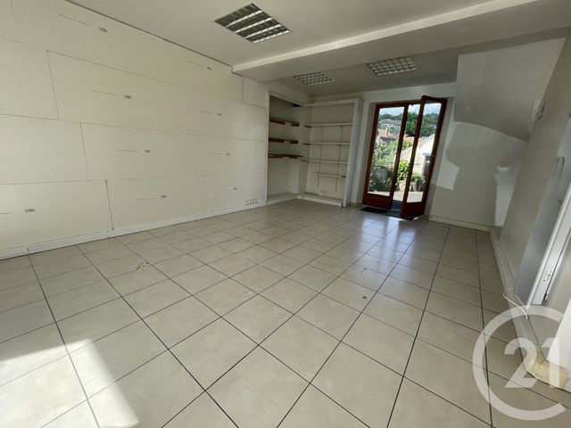 Appartement à louer - 1 pièce - 50.0 m2 - SOUPPES SUR LOING - 77 - ILE-DE-FRANCE - Century 21 Cottage Immobilier
