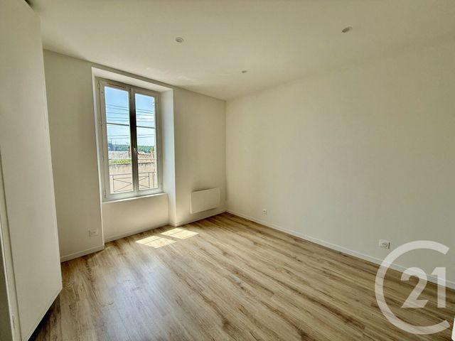 Appartement F3 à louer - 3 pièces - 62.4 m2 - SOUPPES SUR LOING - 77 - ILE-DE-FRANCE - Century 21 Cottage Immobilier