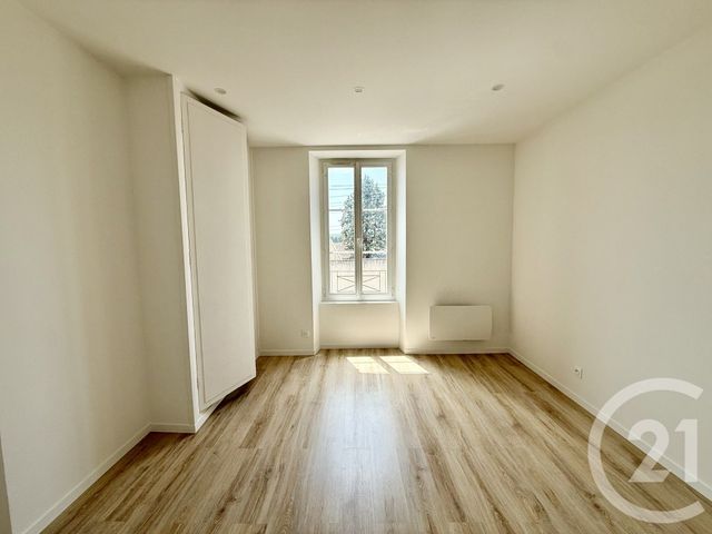 Appartement F3 à louer - 3 pièces - 62.4 m2 - SOUPPES SUR LOING - 77 - ILE-DE-FRANCE - Century 21 Cottage Immobilier