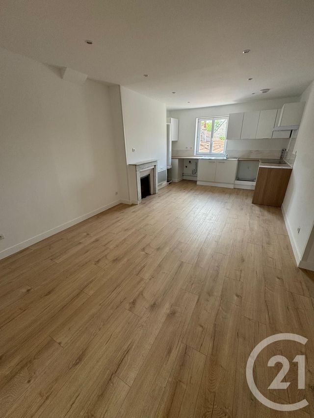 Appartement F4 à louer - 4 pièces - 61.33 m2 - EGREVILLE - 77 - ILE-DE-FRANCE - Century 21 Cottage Immobilier