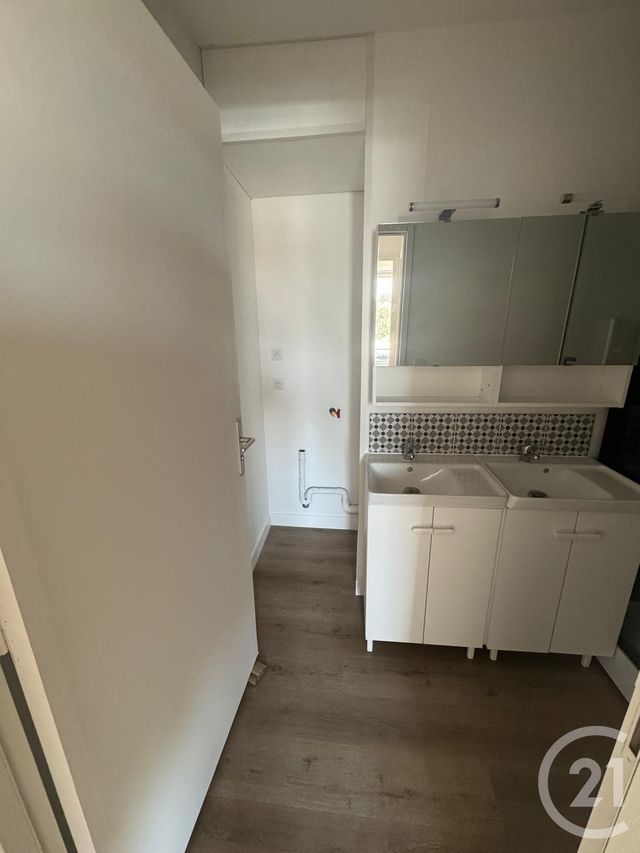 Appartement F4 à louer - 4 pièces - 61.33 m2 - EGREVILLE - 77 - ILE-DE-FRANCE - Century 21 Cottage Immobilier