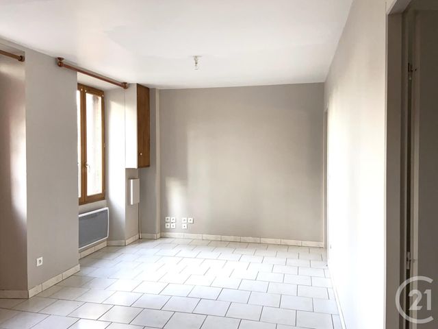 Appartement F2 à louer - 2 pièces - 45.45 m2 - CHATEAU LANDON - 77 - ILE-DE-FRANCE - Century 21 Cottage Immobilier