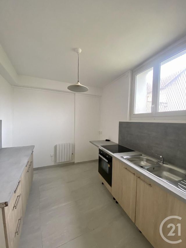 Appartement F2 à louer VOULX