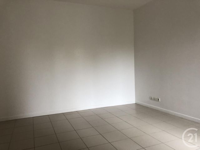 Appartement F2 à louer - 2 pièces - 42.35 m2 - NEMOURS - 77 - ILE-DE-FRANCE - Century 21 Cottage Immobilier