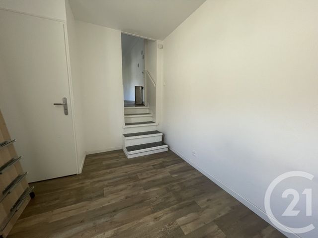 Appartement F2 à louer - 2 pièces - 29.3 m2 - NEMOURS - 77 - ILE-DE-FRANCE - Century 21 Cottage Immobilier
