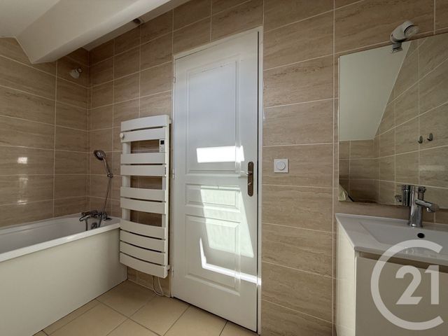 Appartement F4 à louer - 4 pièces - 74.67 m2 - EGREVILLE - 77 - ILE-DE-FRANCE - Century 21 Cottage Immobilier